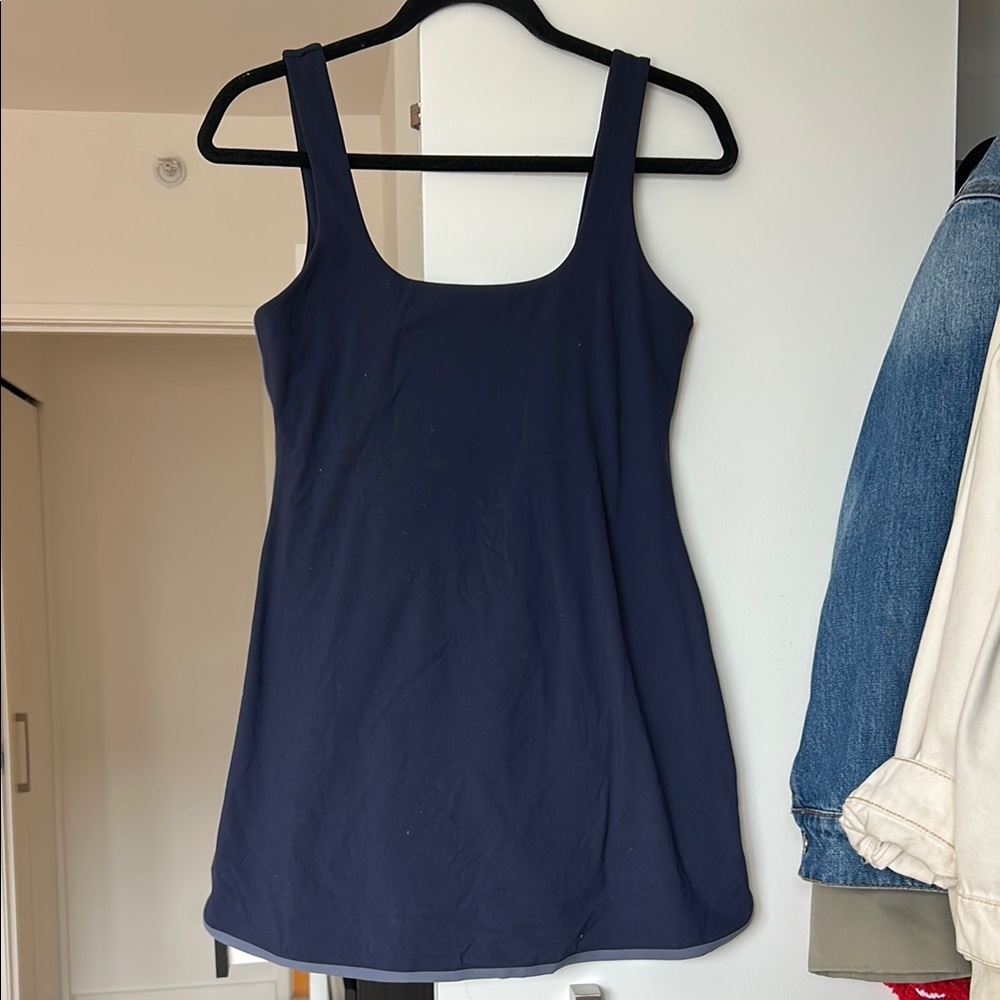 Set active athletic dress. Never worn